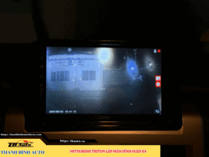 Mitsubishi Triton lên màn hình Oled X4 4 Mitsubishi Triton lên màn hình Oled X4 Thanh Bình Auto