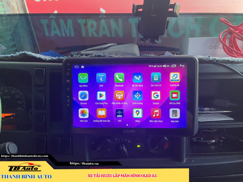 Xe Tải Isuzu gắn màn hình Oled A5 Thanh Bình Auto