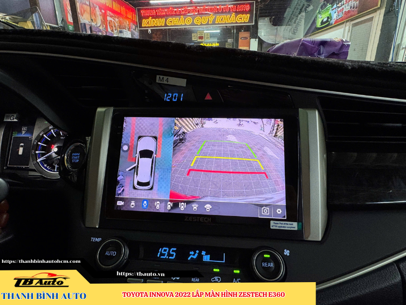 Toyota Innova 2022 gắn màn hình Zestech E360 Thanh Bình Auto